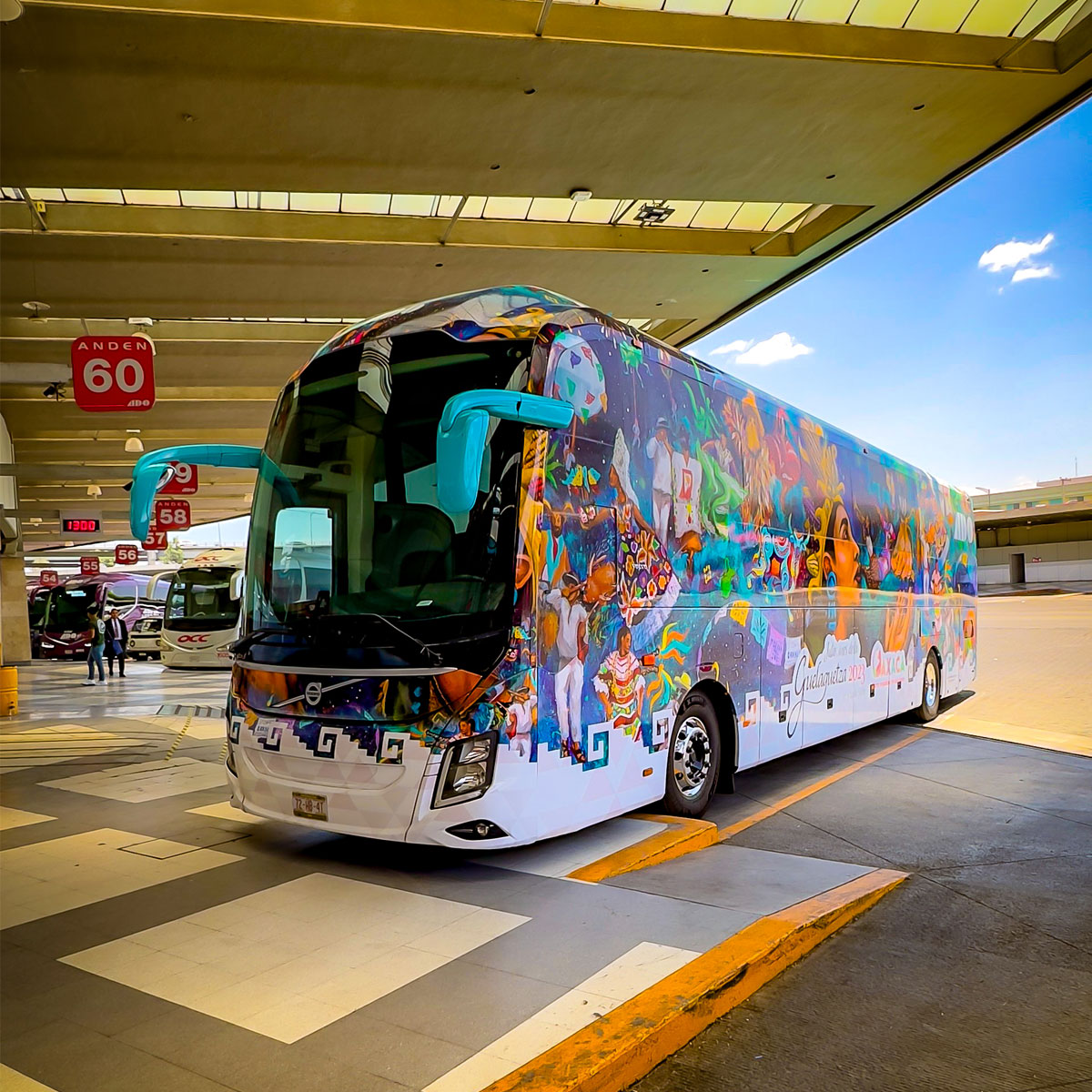 Cuarta Impressa manejamos mmpresión digital en vinil para rotulación de camión comercial