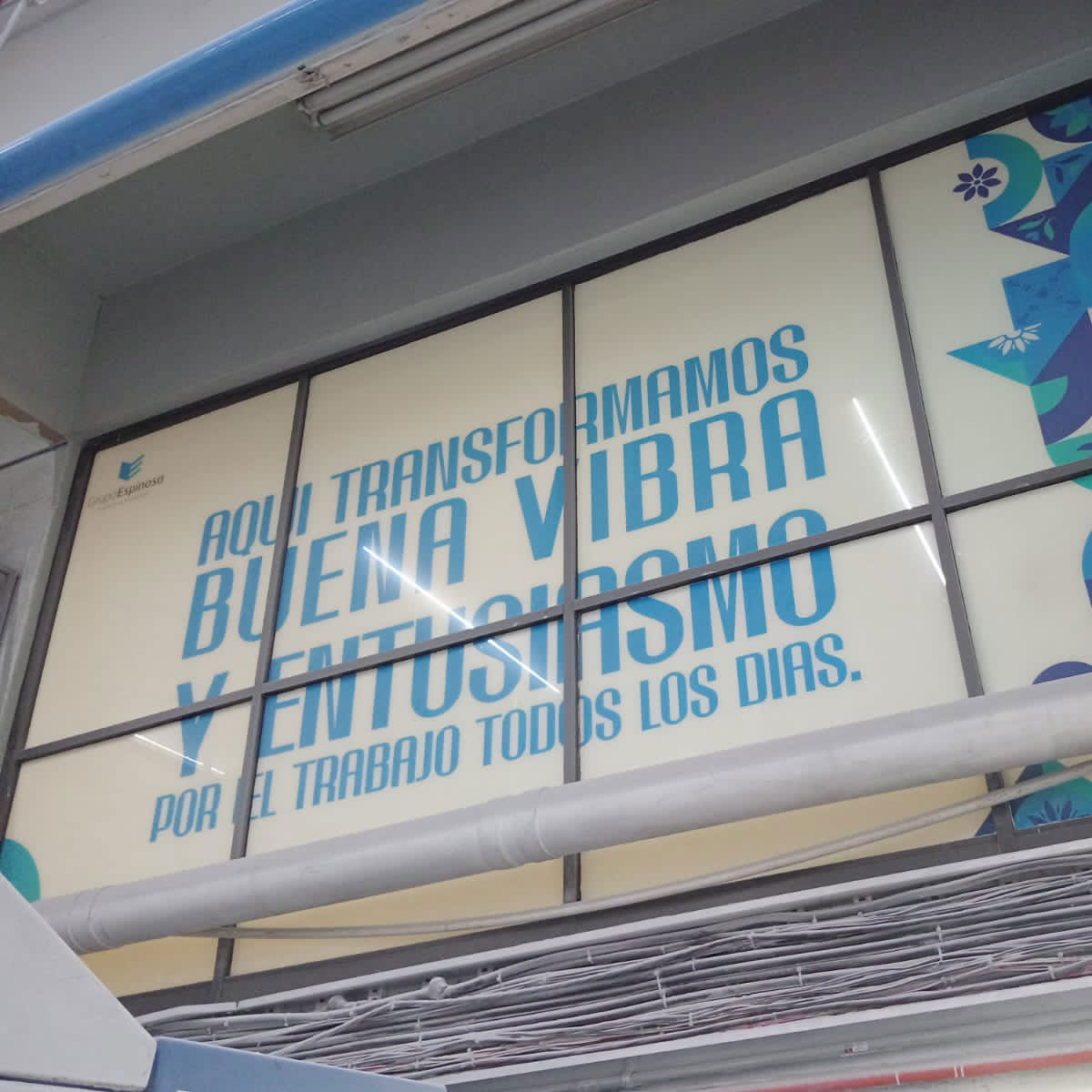 Cuarta Impressa manejamos mural personalizado con impresión digital en pared interior