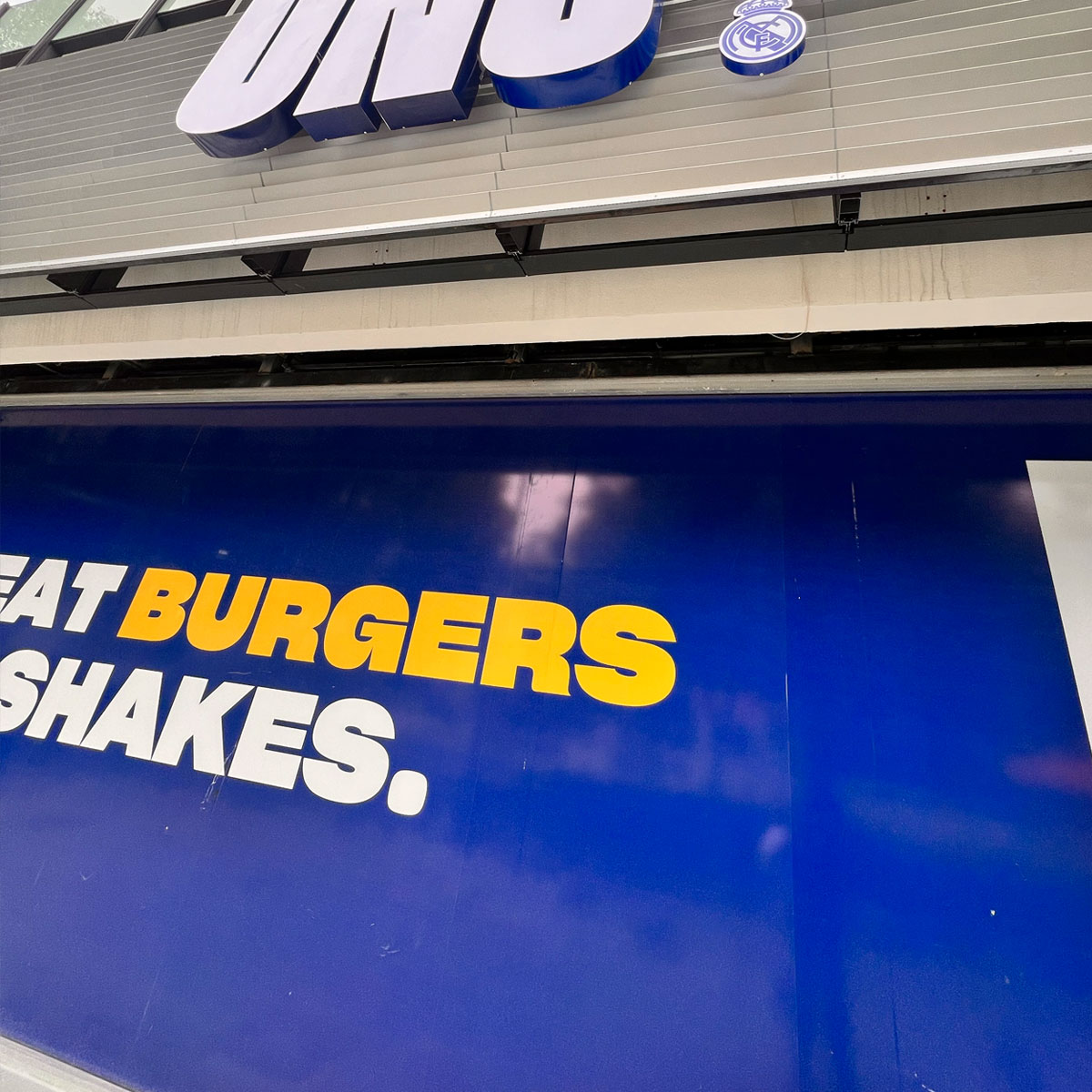 Cuarta Impressa manejamos vinil publicitario para fachada con impresión digital