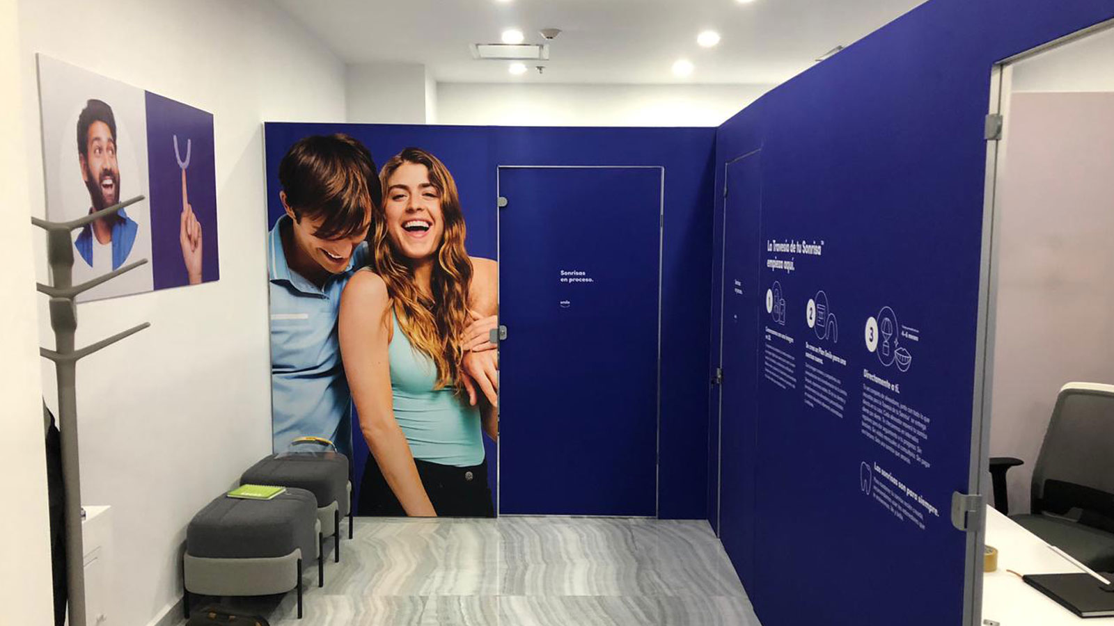 Mural personalizado con impresión digital en pared interior